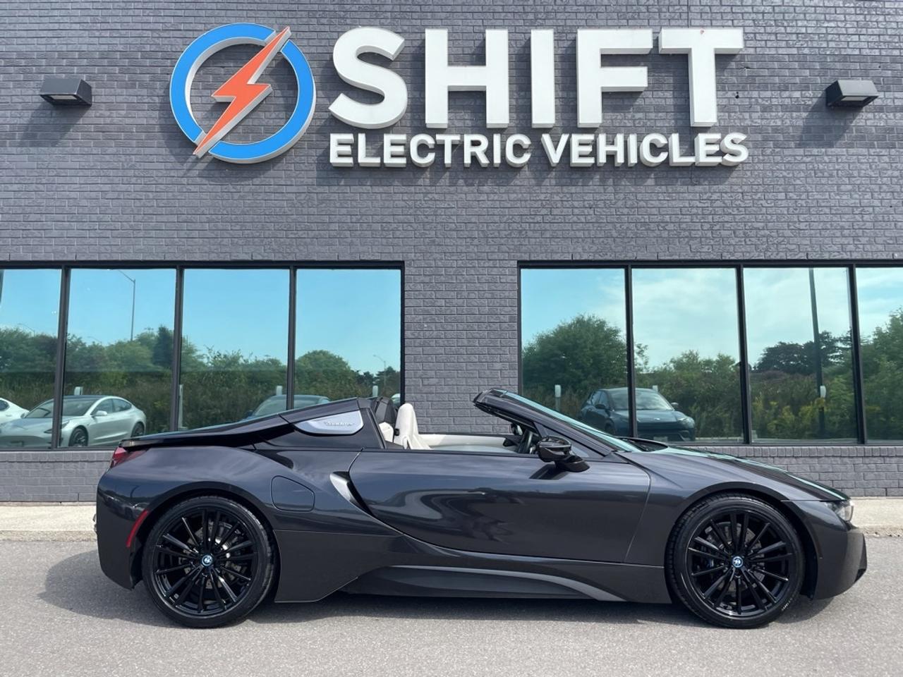 2019 BMW i8 ROADSTER ULTRA RARE, SUPER CLEAN! Brand new tires! Photo0