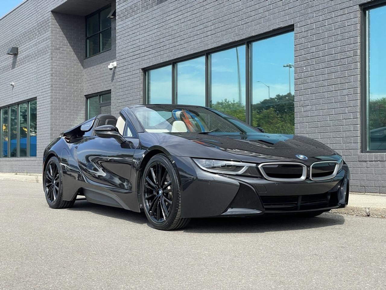2019 BMW i8 ROADSTER ULTRA RARE, SUPER CLEAN! Brand new tires! Photo3