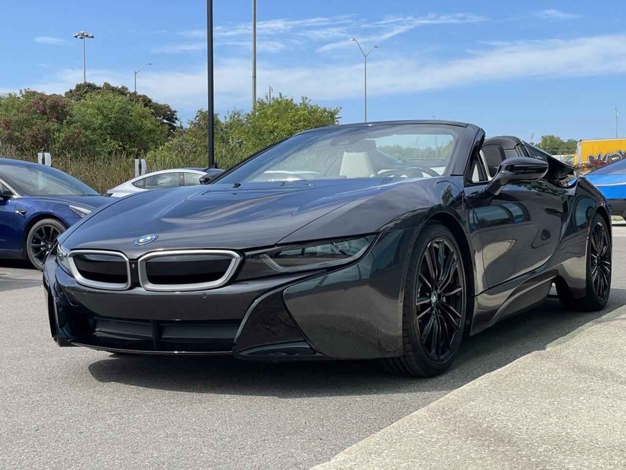 2019 BMW i8 ROADSTER ULTRA RARE, SUPER CLEAN! Brand new tires! Photo