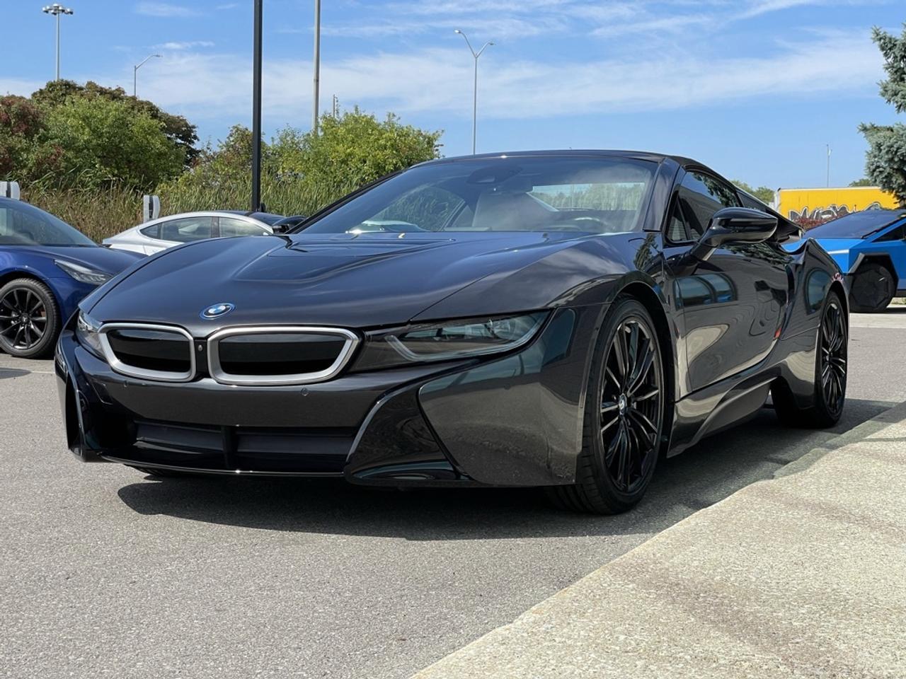 2019 BMW i8 ROADSTER ULTRA RARE, SUPER CLEAN! Brand new tires! Photo