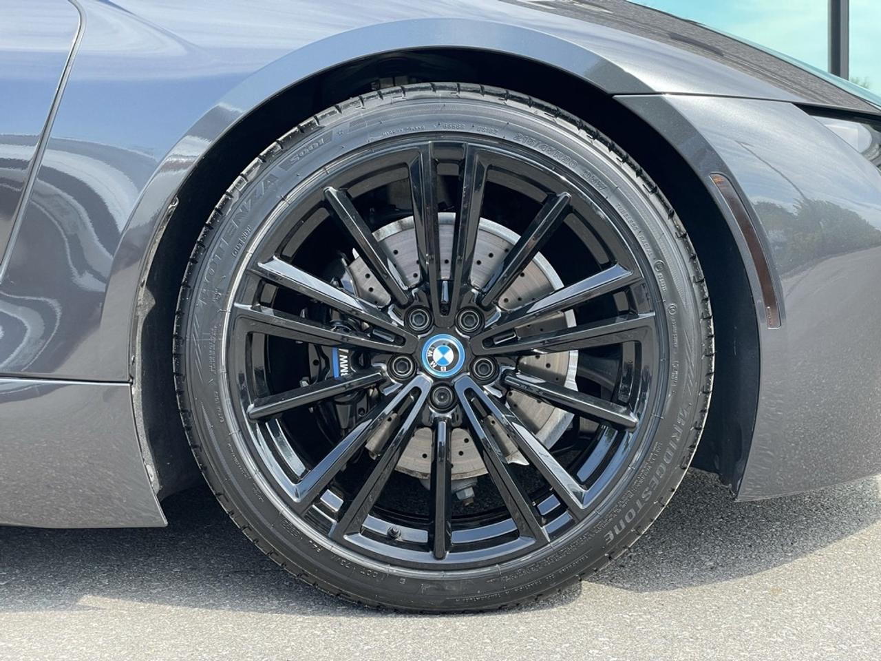 2019 BMW i8 ROADSTER ULTRA RARE, SUPER CLEAN! Brand new tires! Photo