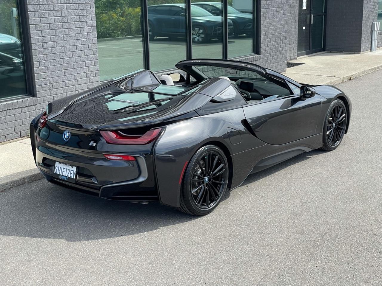 2019 BMW i8 ROADSTER ULTRA RARE, SUPER CLEAN! Brand new tires! Photo