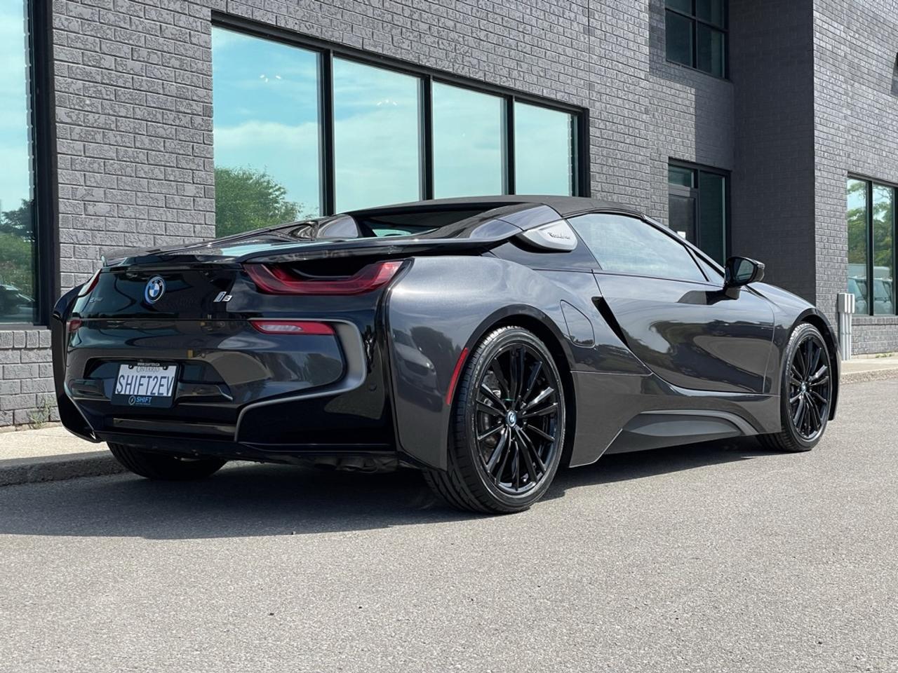 2019 BMW i8 ROADSTER ULTRA RARE, SUPER CLEAN! Brand new tires! Photo