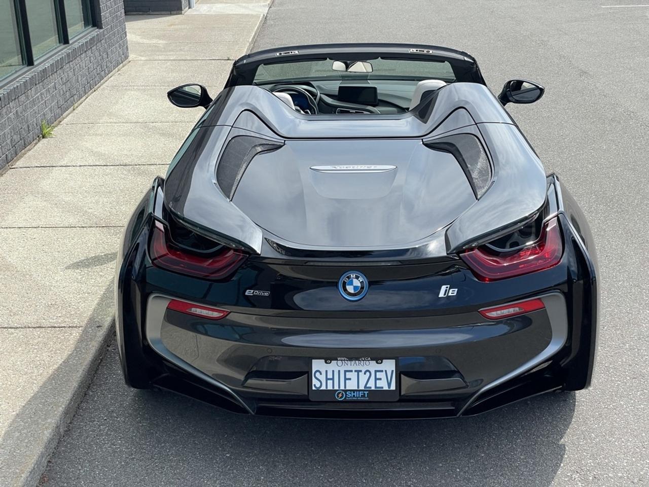 2019 BMW i8 ROADSTER ULTRA RARE, SUPER CLEAN! Brand new tires! Photo