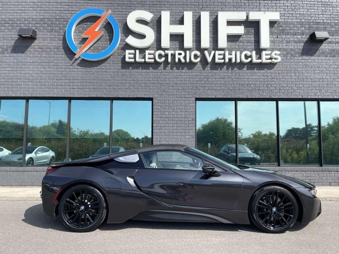 2019 BMW i8 ROADSTER ULTRA RARE, SUPER CLEAN! Brand new tires! Photo