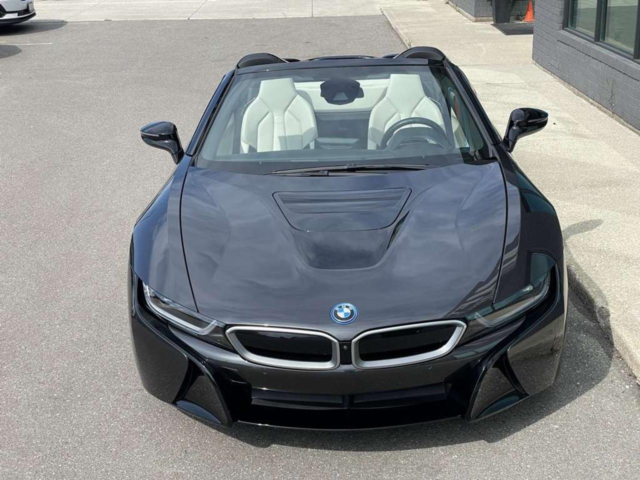 2019 BMW i8 ROADSTER ULTRA RARE, SUPER CLEAN! Brand new tires! Photo