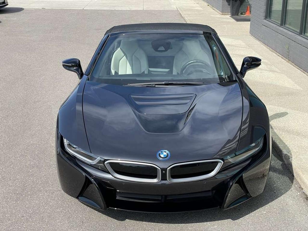2019 BMW i8 ROADSTER ULTRA RARE, SUPER CLEAN! Brand new tires! Photo