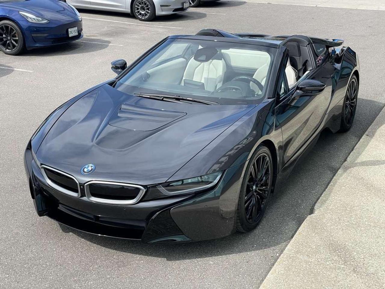 2019 BMW i8 ROADSTER ULTRA RARE, SUPER CLEAN! Brand new tires! Photo