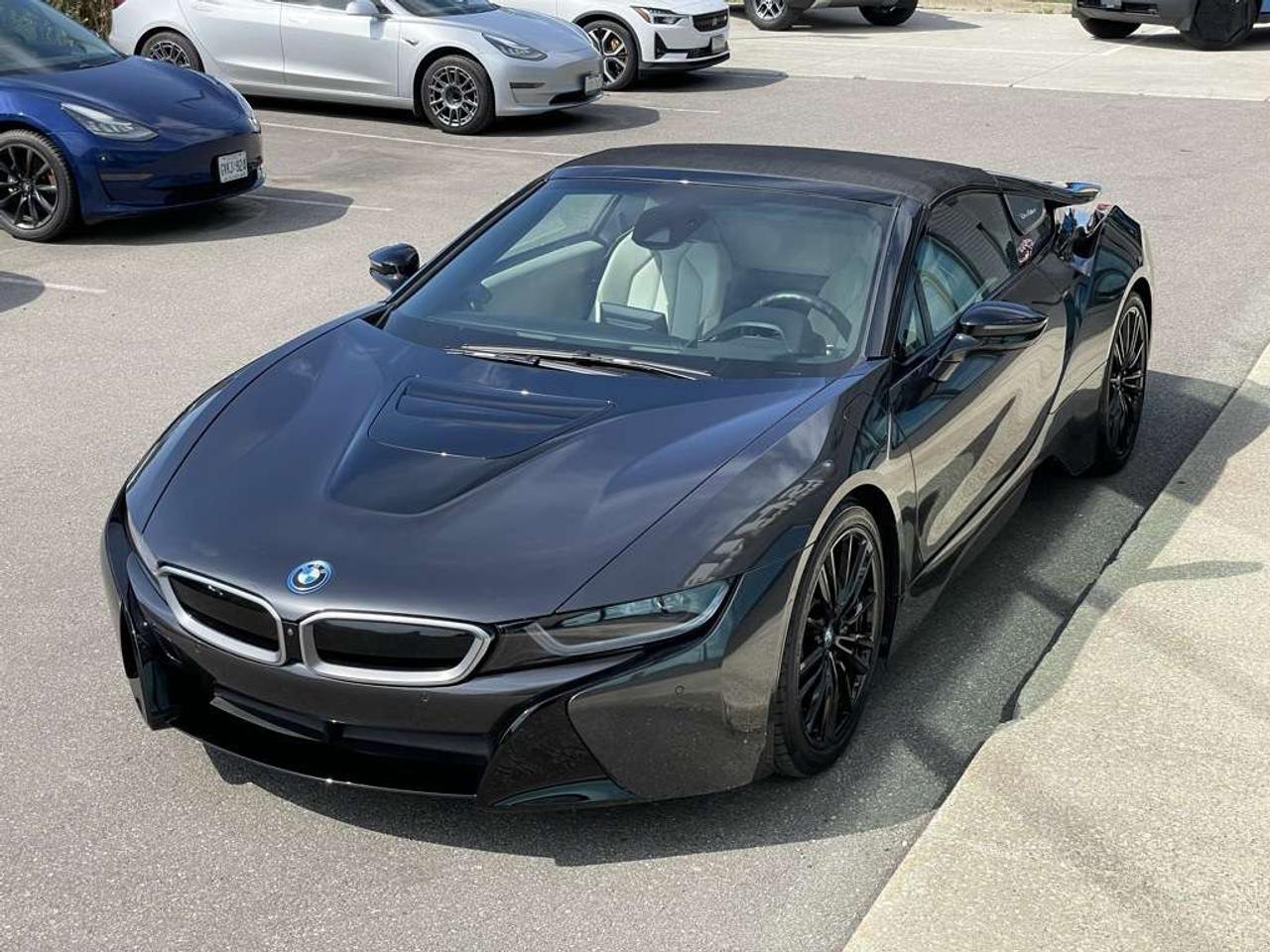 2019 BMW i8 ROADSTER ULTRA RARE, SUPER CLEAN! Brand new tires! Photo