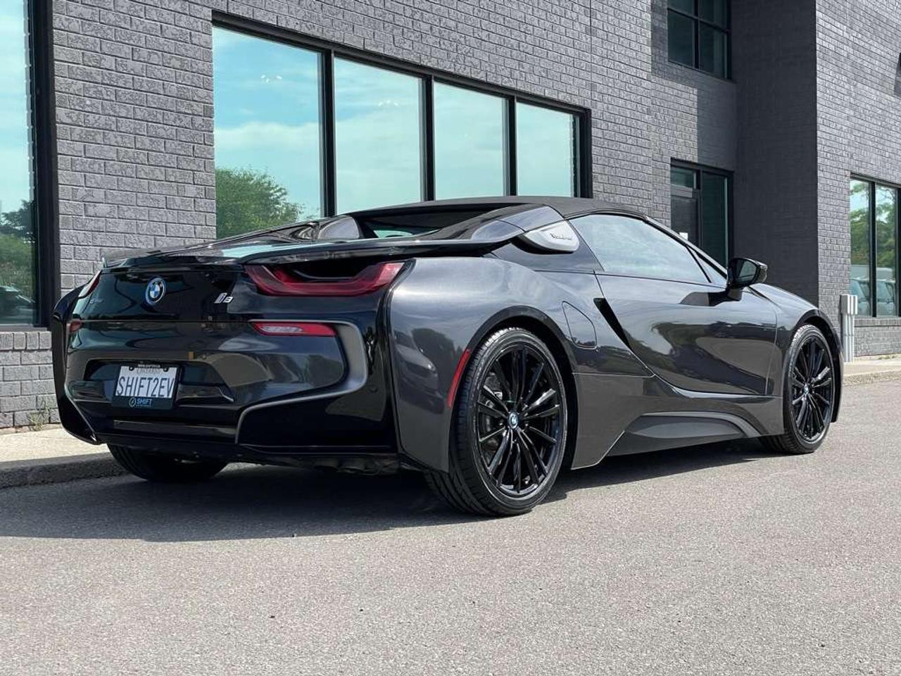 2019 BMW i8 ROADSTER ULTRA RARE, SUPER CLEAN! Brand new tires! Photo