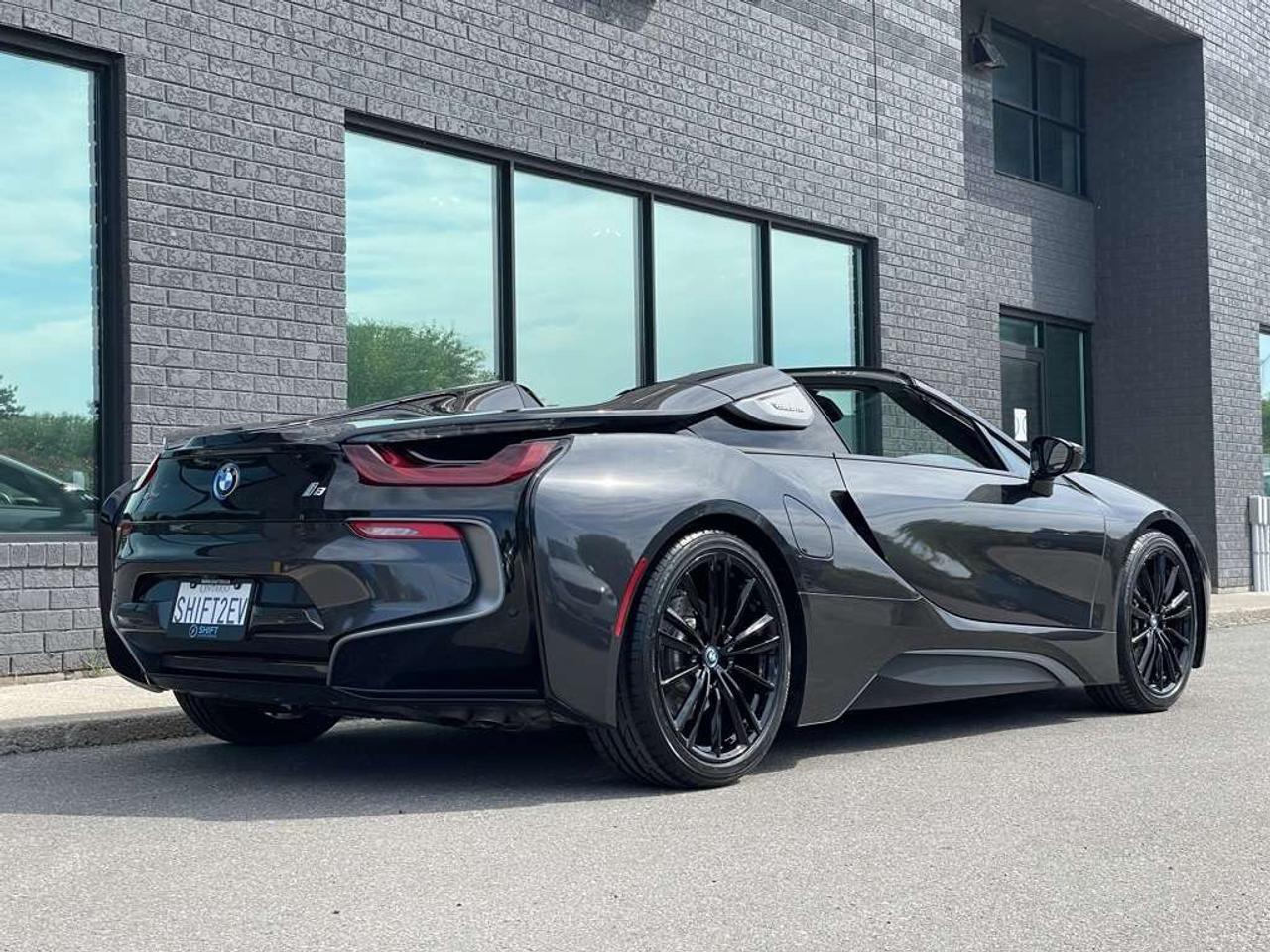 2019 BMW i8 ROADSTER ULTRA RARE, SUPER CLEAN! Brand new tires! Photo