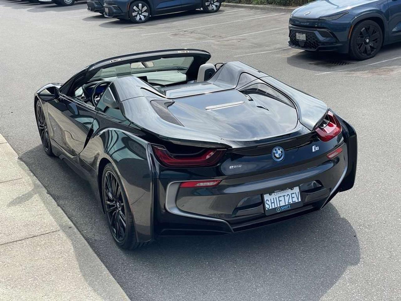 2019 BMW i8 ROADSTER ULTRA RARE, SUPER CLEAN! Brand new tires! Photo