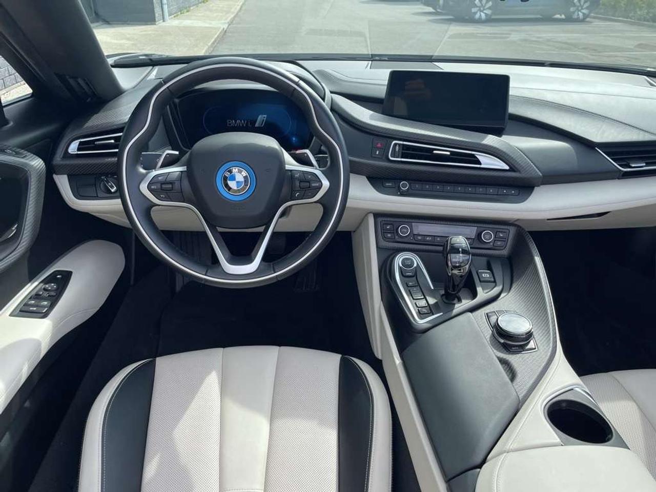2019 BMW i8 ROADSTER ULTRA RARE, SUPER CLEAN! Brand new tires! Photo