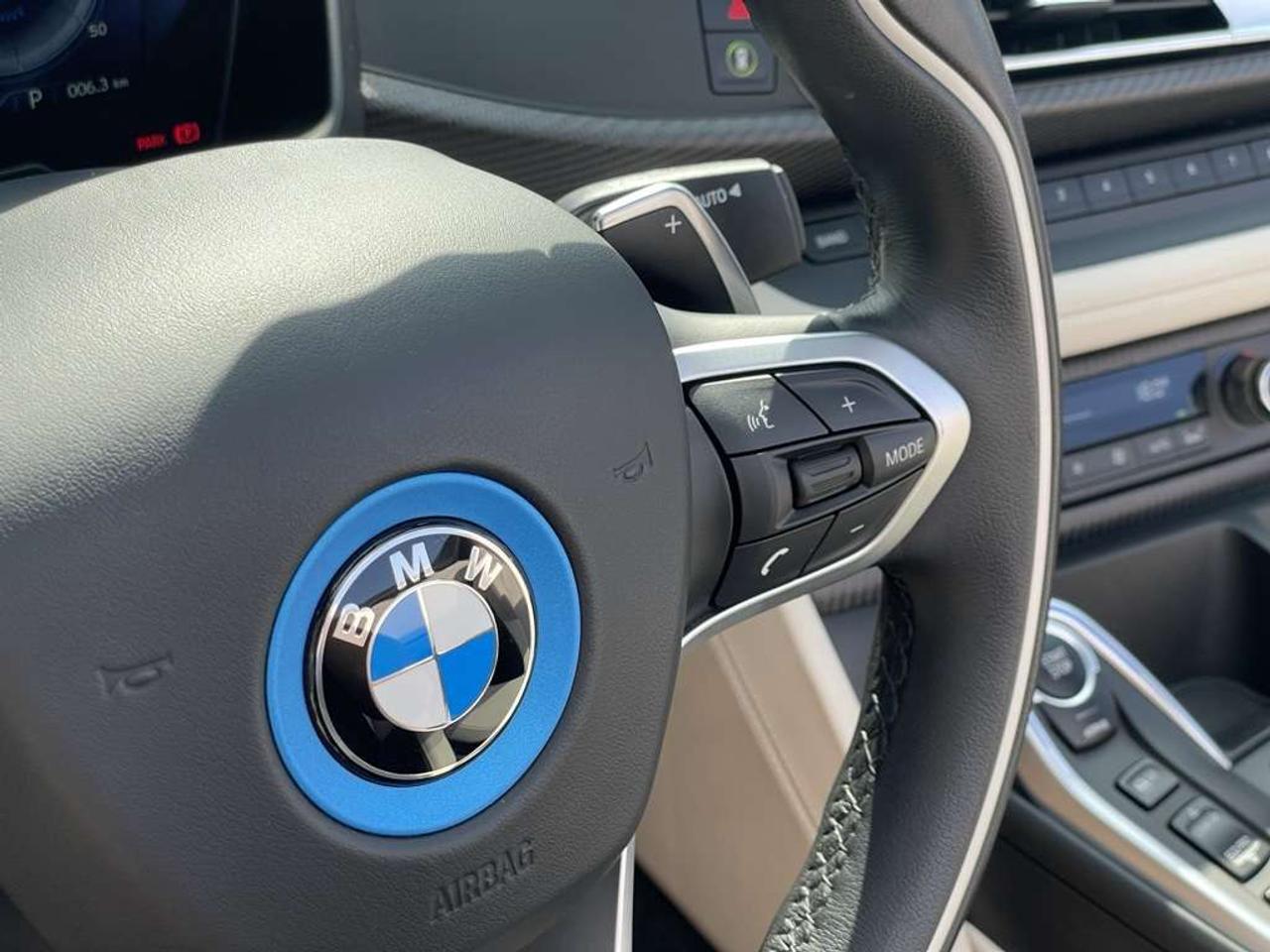 2019 BMW i8 ROADSTER ULTRA RARE, SUPER CLEAN! Brand new tires! Photo