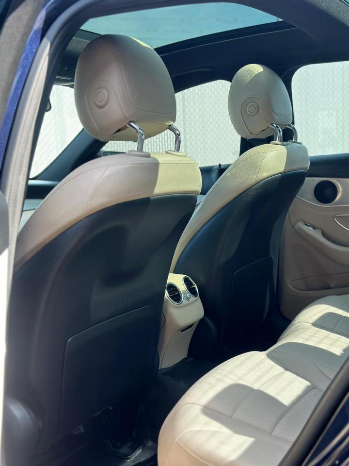 2016 Mercedes-Benz C-Class C300, SUNROOF, ALLOYS, LEATHER SEATS Photo