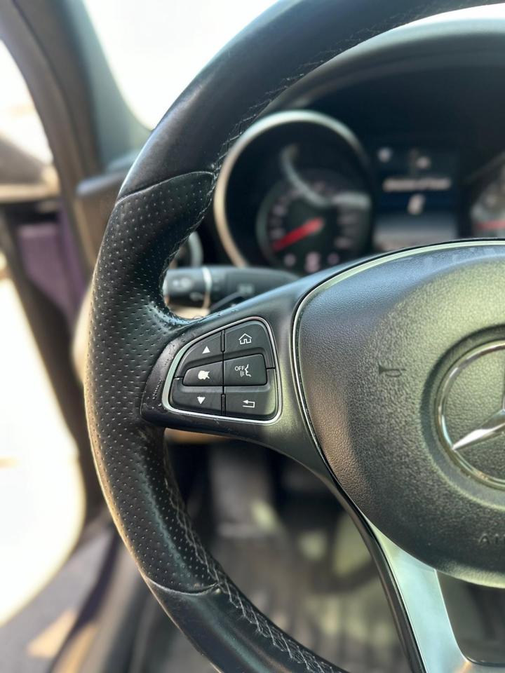 2016 Mercedes-Benz C-Class C300, SUNROOF, ALLOYS, LEATHER SEATS Photo