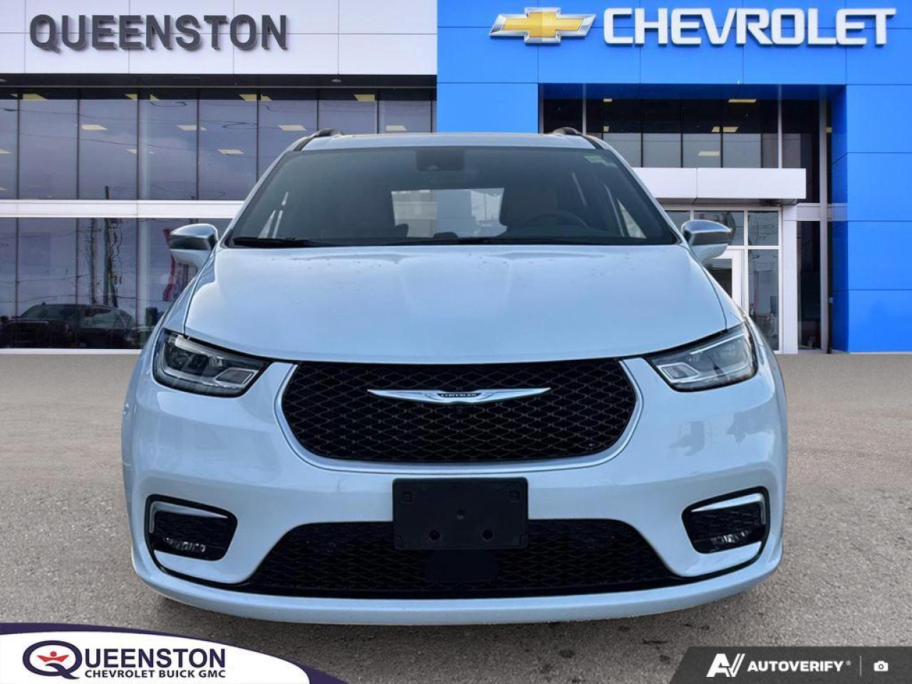 2024 Chrysler Pacifica Hybrid Pinnacle   HTD WHEEL   PANO ROOF   LEATHER Photo