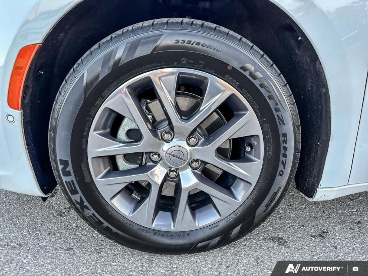 2024 Chrysler Pacifica Hybrid Pinnacle   HTD WHEEL   PANO ROOF   LEATHER Photo