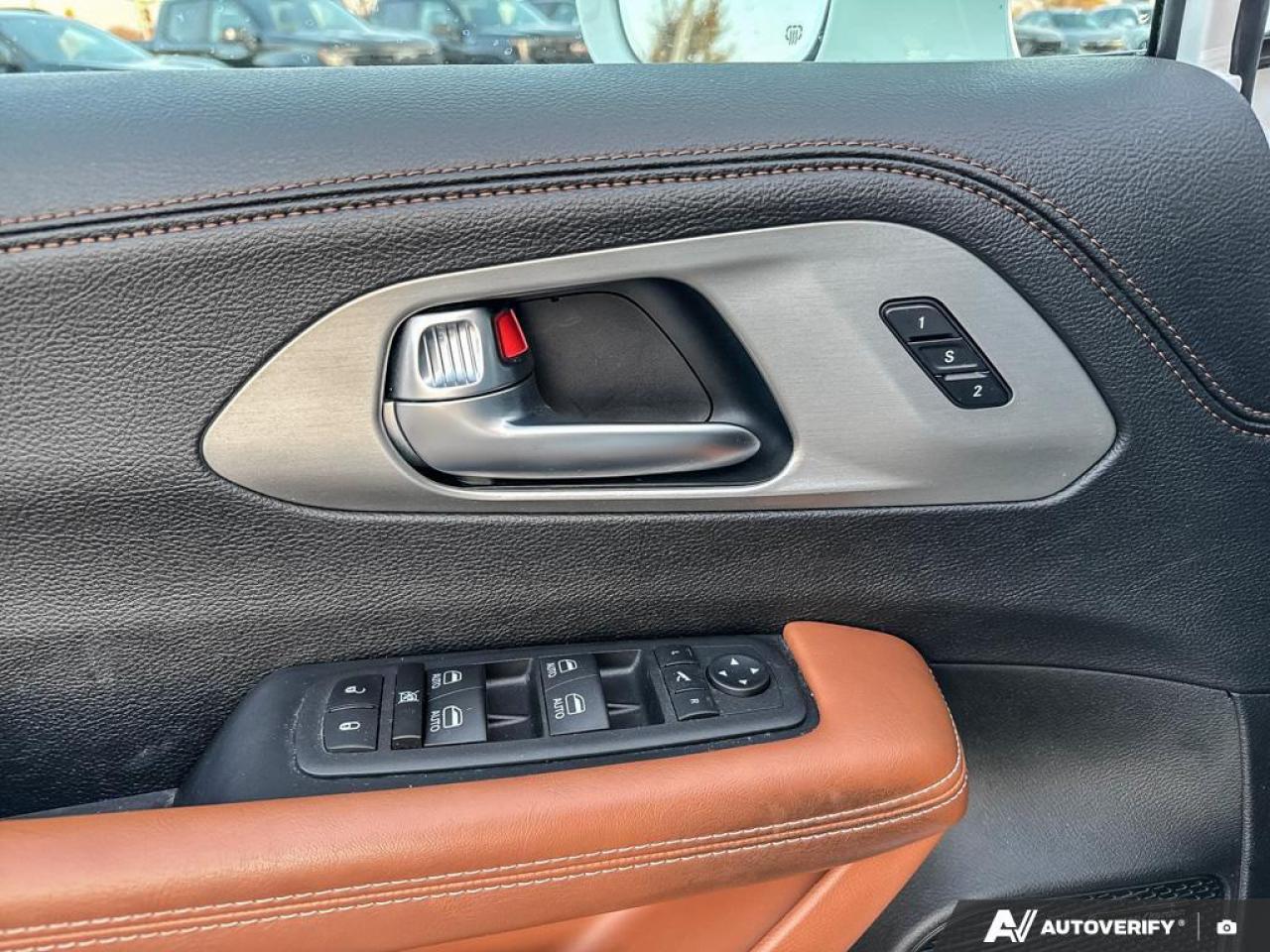 2024 Chrysler Pacifica Hybrid Pinnacle   HTD WHEEL   PANO ROOF   LEATHER Photo