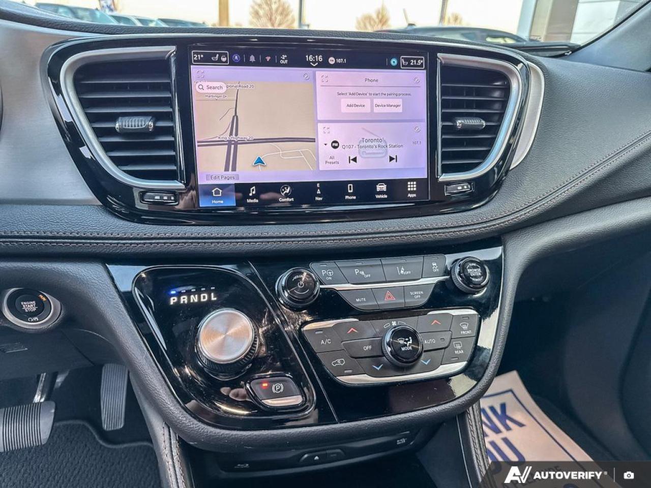 2024 Chrysler Pacifica Hybrid Pinnacle   HTD WHEEL   PANO ROOF   LEATHER Photo