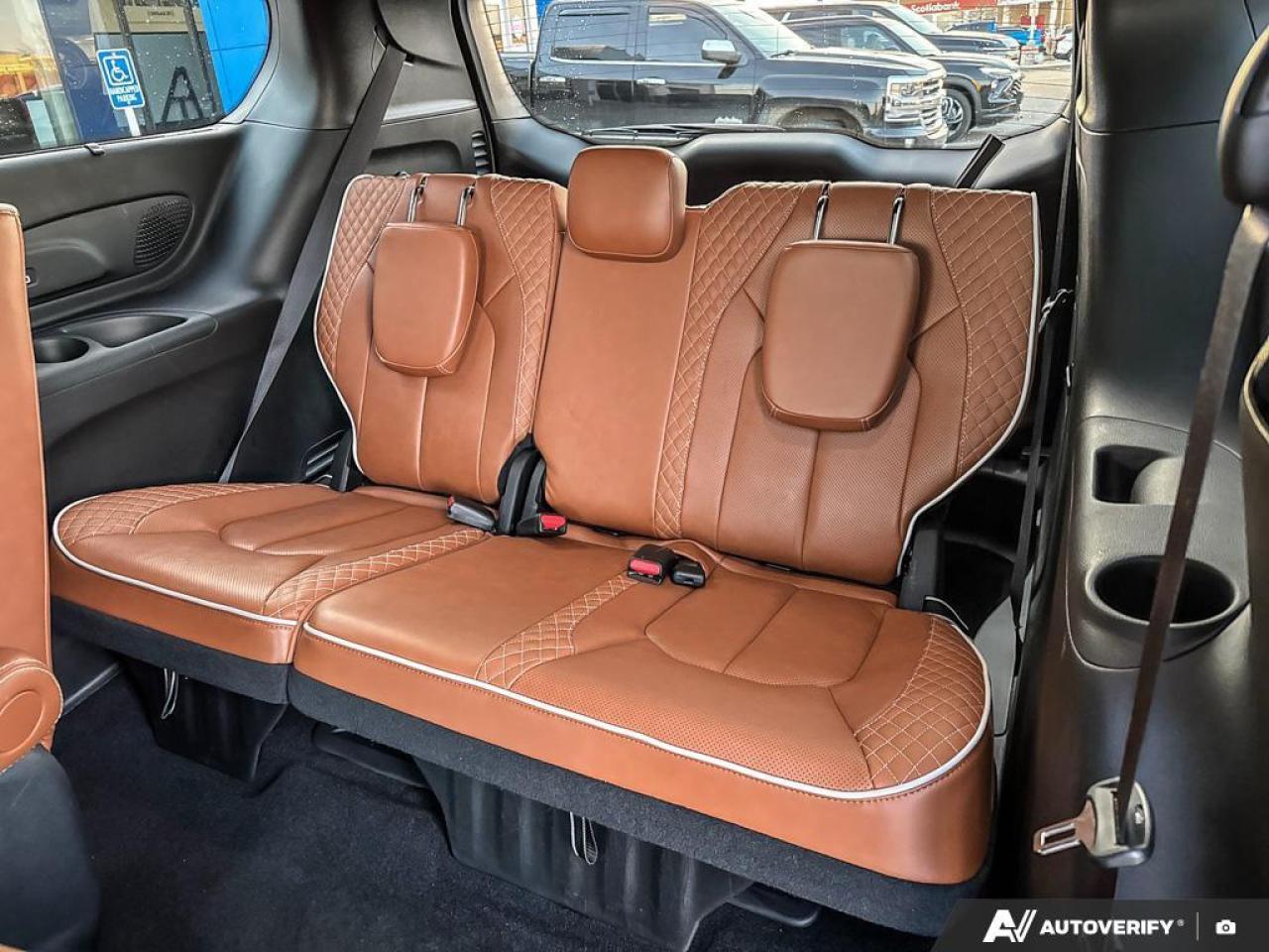 2024 Chrysler Pacifica Hybrid Pinnacle   HTD WHEEL   PANO ROOF   LEATHER Photo