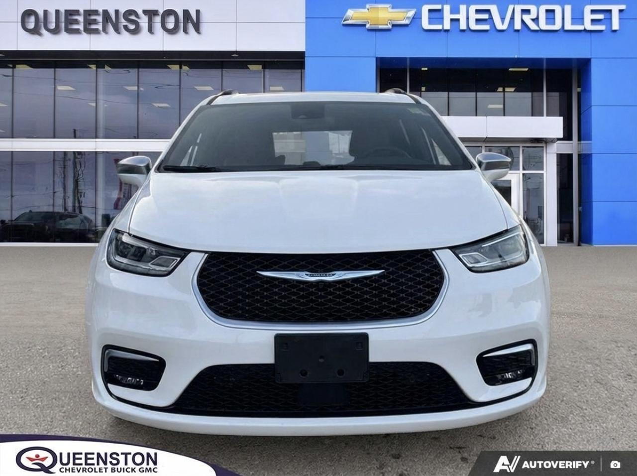 2024 Chrysler Pacifica Hybrid Pinnacle   HTD WHEEL   PANO ROOF   LEATHER Photo