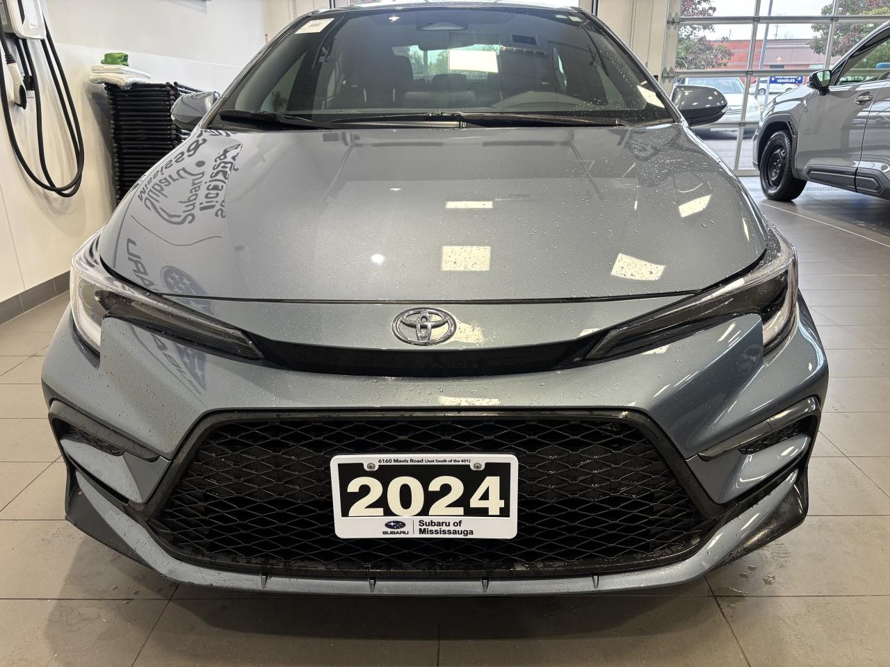 2024 Toyota Corolla SE   ONE OWNER   LOW KM   SUNROOF   APPLE CARPLAY! Photo