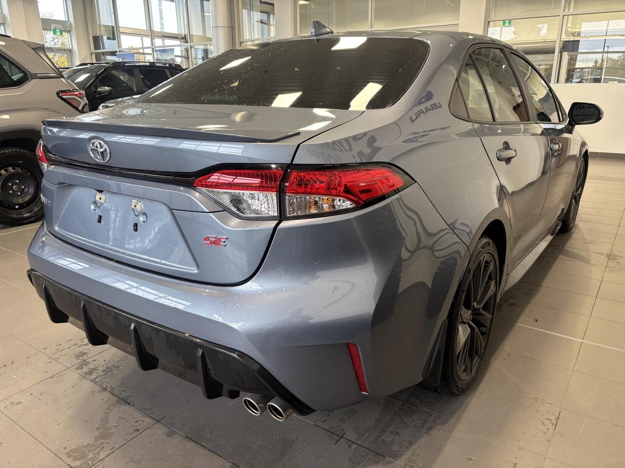 2024 Toyota Corolla SE   ONE OWNER   LOW KM   SUNROOF   APPLE CARPLAY! Photo