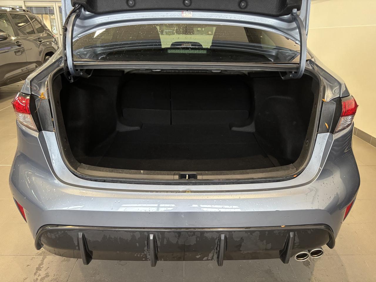 2024 Toyota Corolla SE   ONE OWNER   LOW KM   SUNROOF   APPLE CARPLAY! Photo