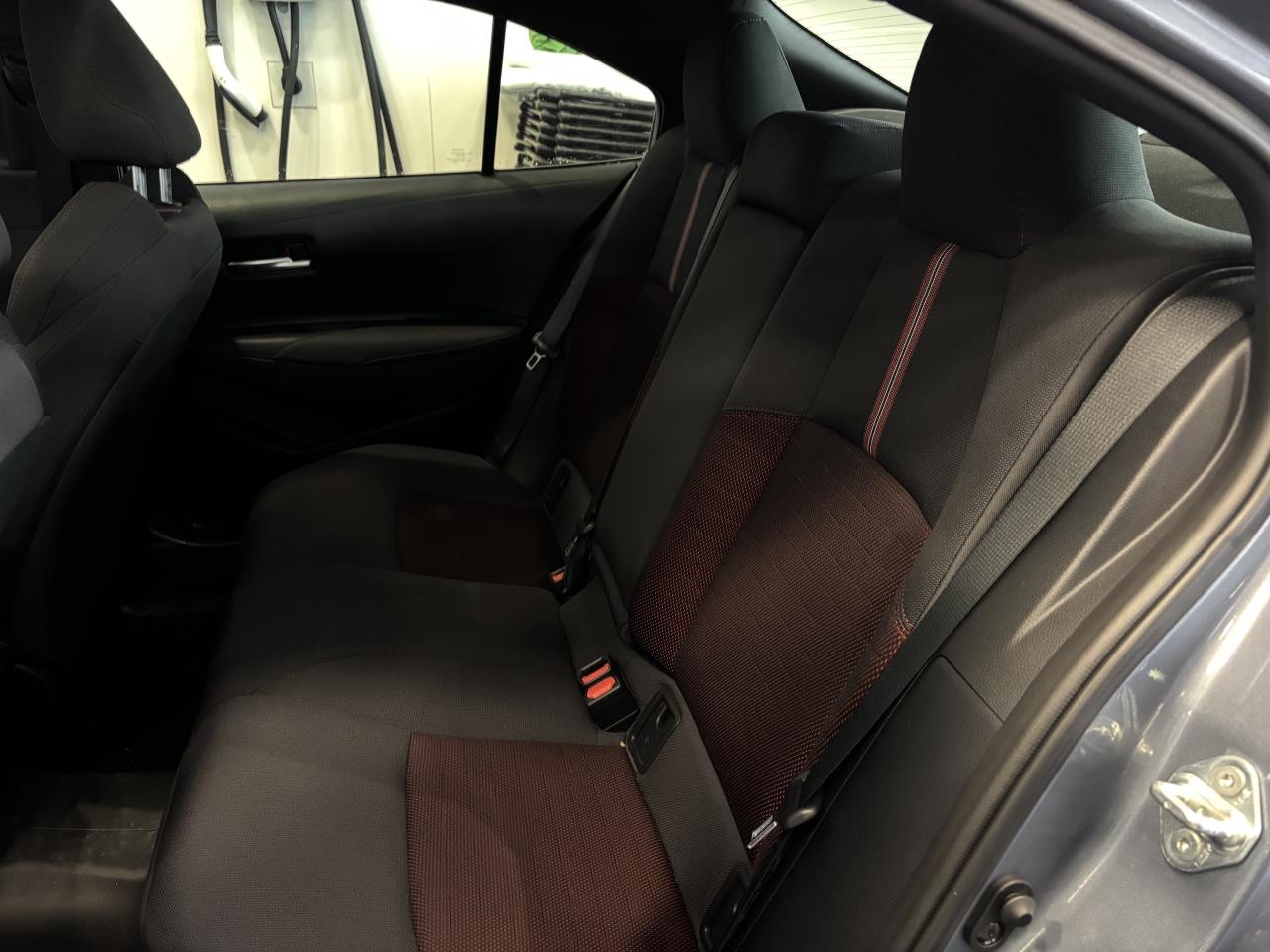 2024 Toyota Corolla SE   ONE OWNER   LOW KM   SUNROOF   APPLE CARPLAY! Photo