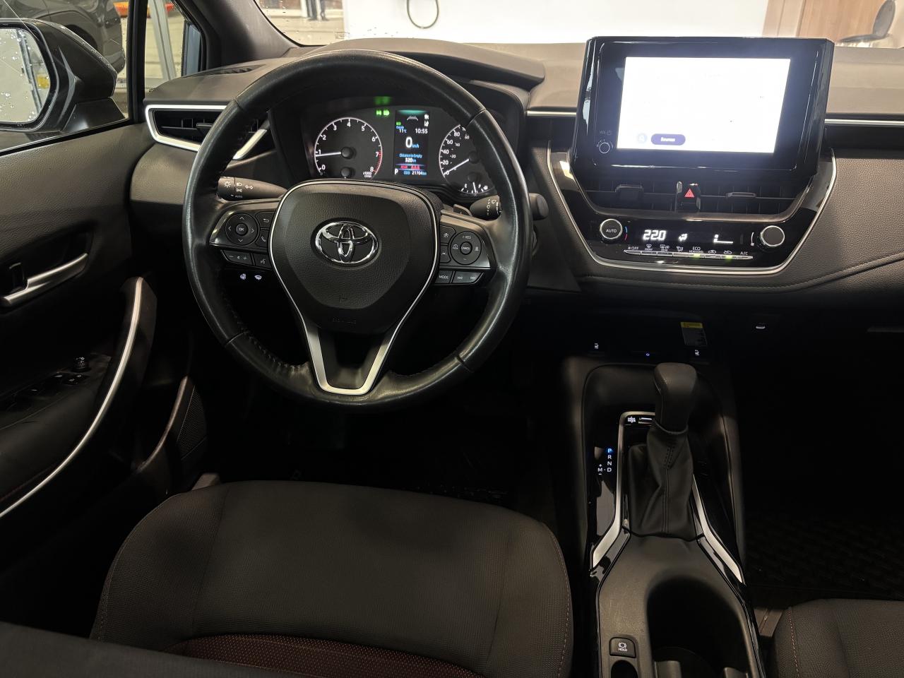 2024 Toyota Corolla SE   ONE OWNER   LOW KM   SUNROOF   APPLE CARPLAY! Photo
