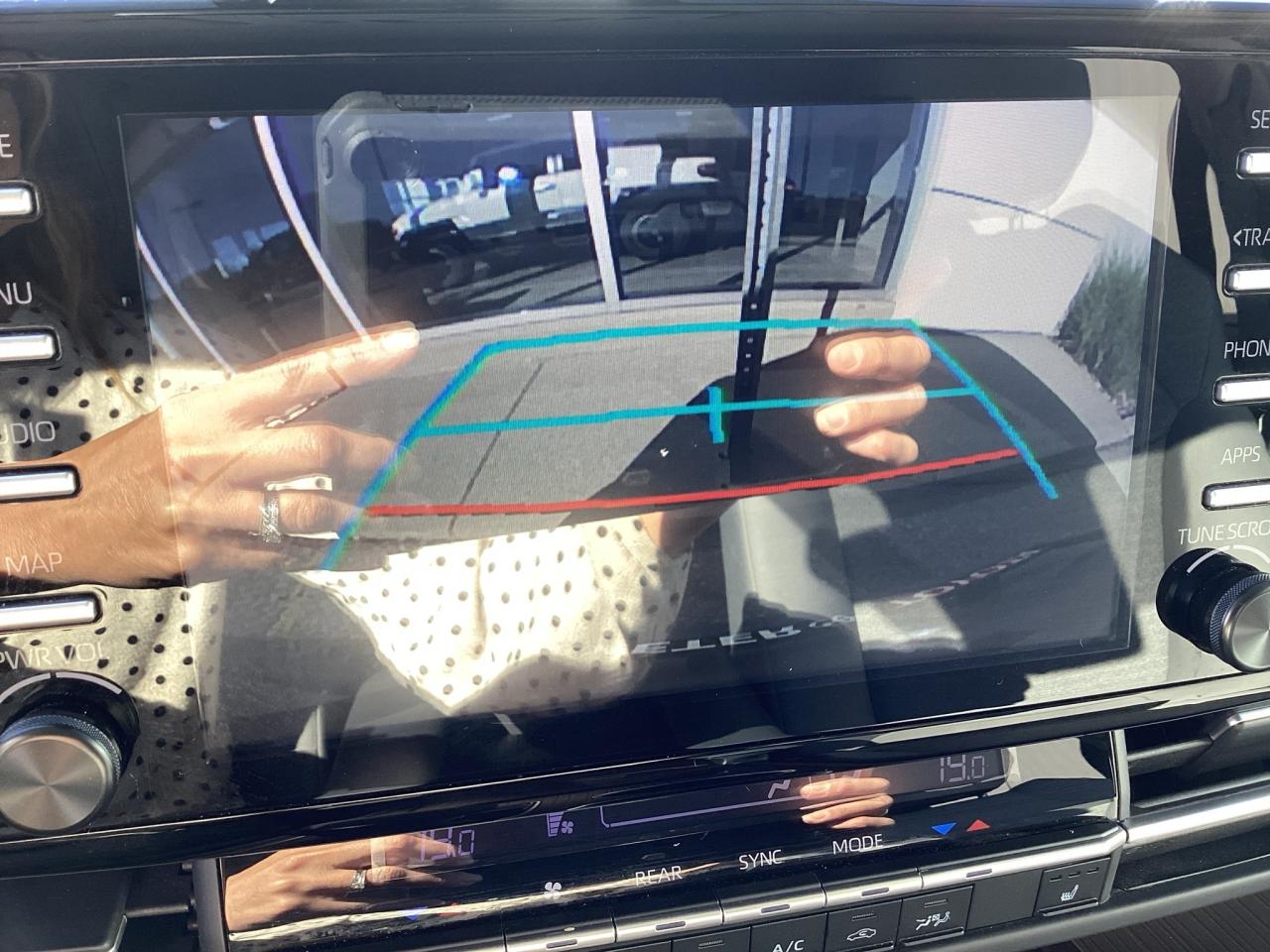 2021 Toyota Sienna LE 8-Passenger FWD Photo