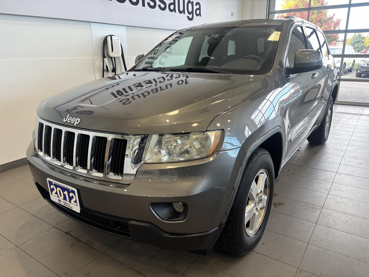 2012 Jeep Grand Cherokee 4WD   LAREDO   PUSH TO START   SOLD AS IS Photo2