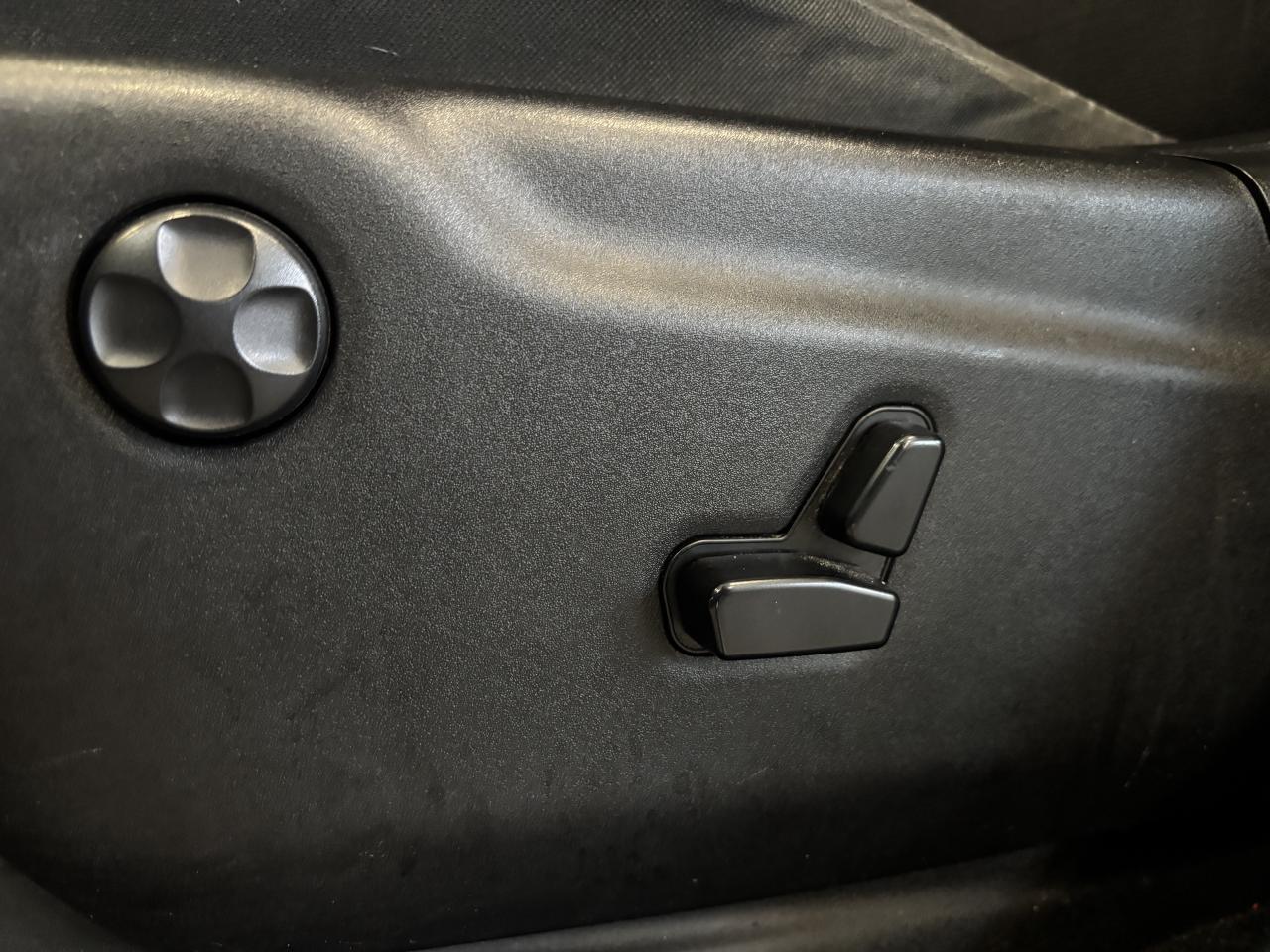 2012 Jeep Grand Cherokee 4WD   LAREDO   PUSH TO START   SOLD AS IS Photo