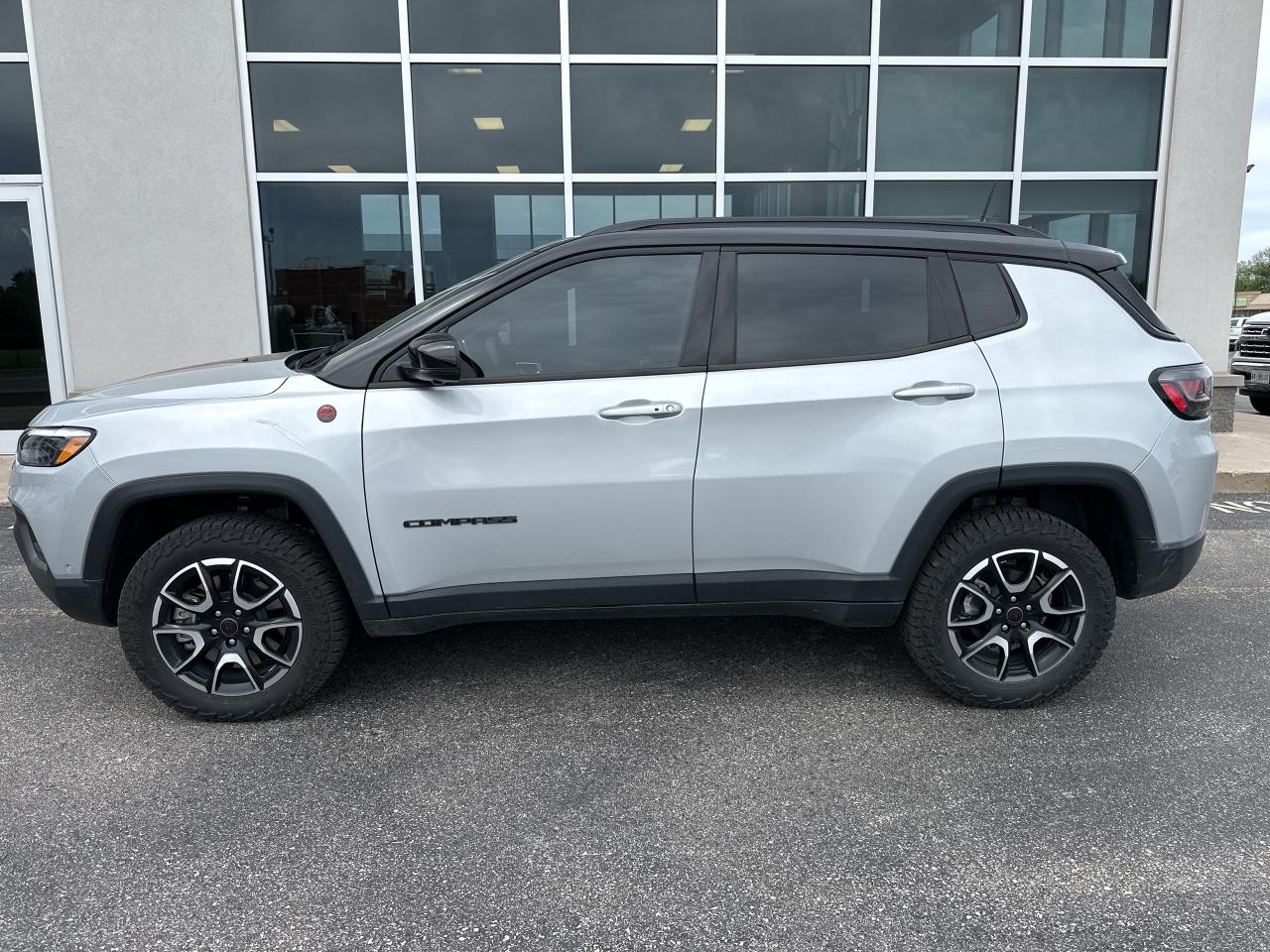 2025 Jeep Compass Trailhawk Elite Photo