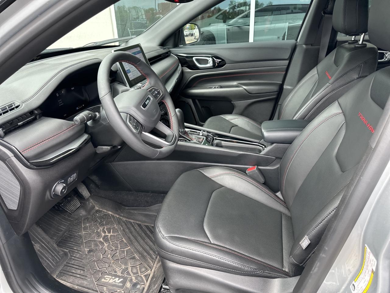 2025 Jeep Compass Trailhawk Elite Photo