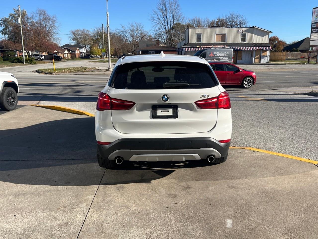 2018 BMW X1 xDrive28i LOW KM LOCAL TRADE Photo