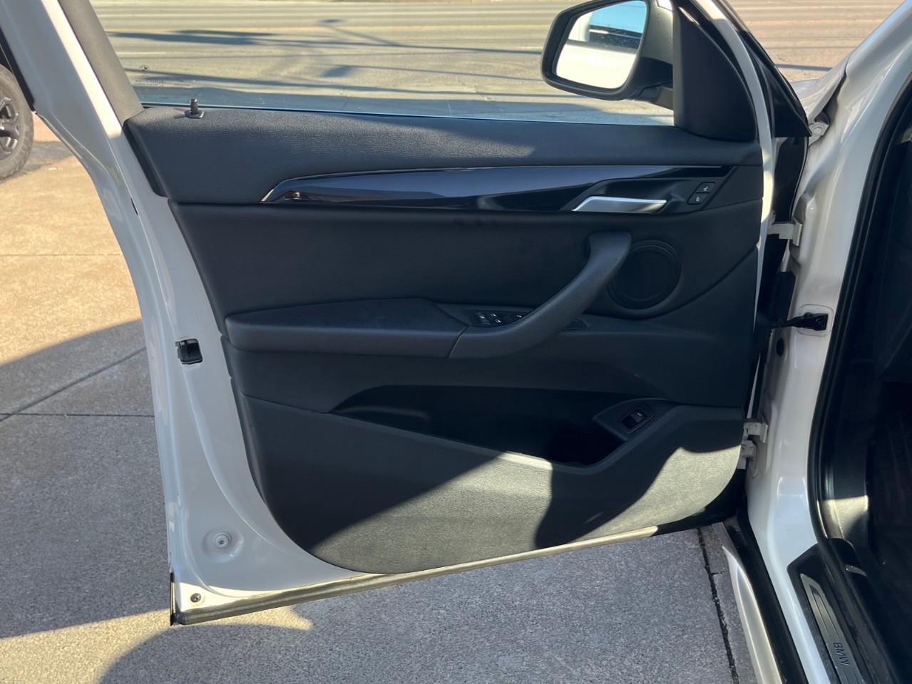 2018 BMW X1 xDrive28i LOW KM LOCAL TRADE Photo