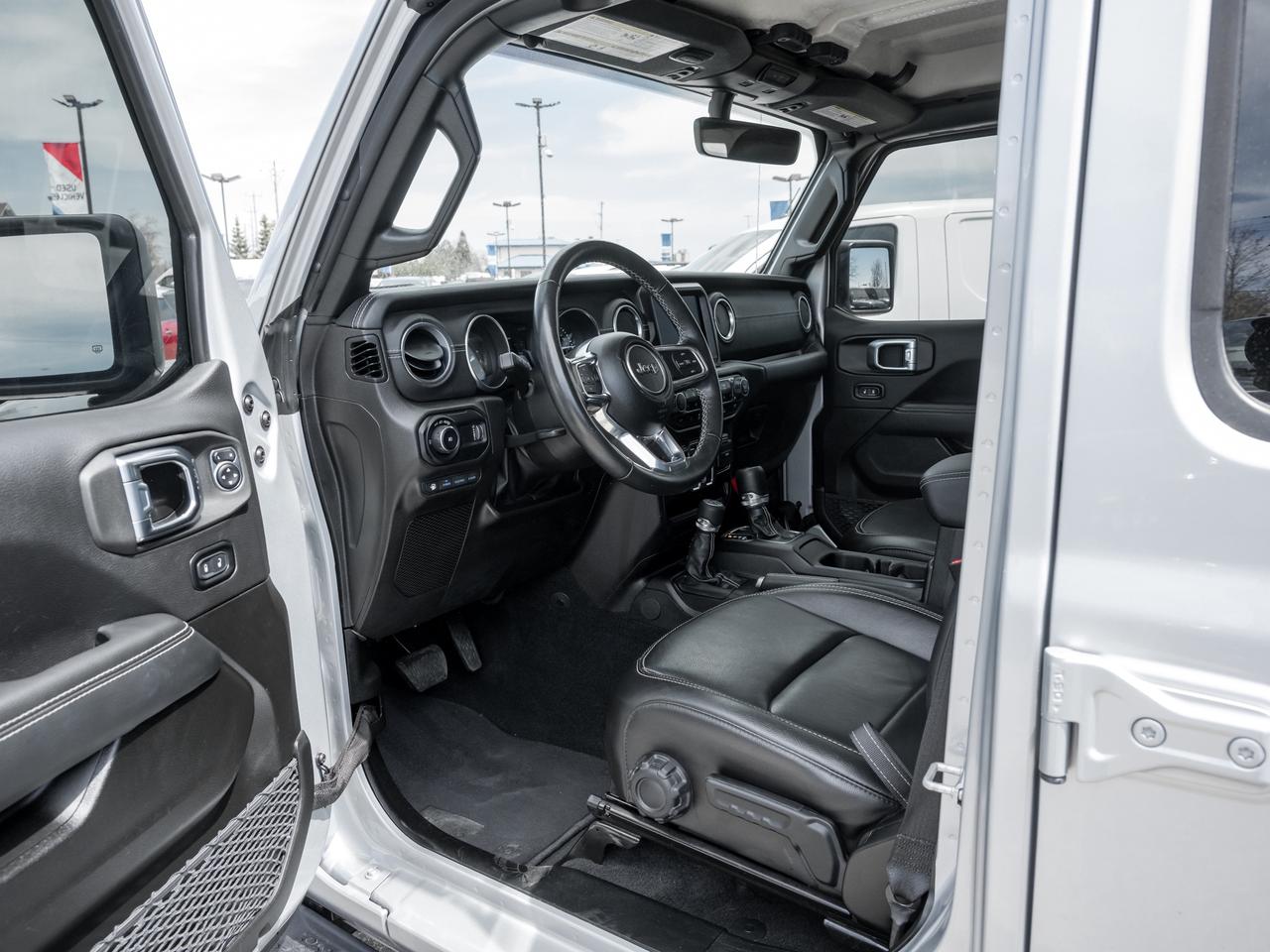 2023 Jeep Wrangler Sahara 4xe 4 door 4x4  NAVI  LOW KMS Photo