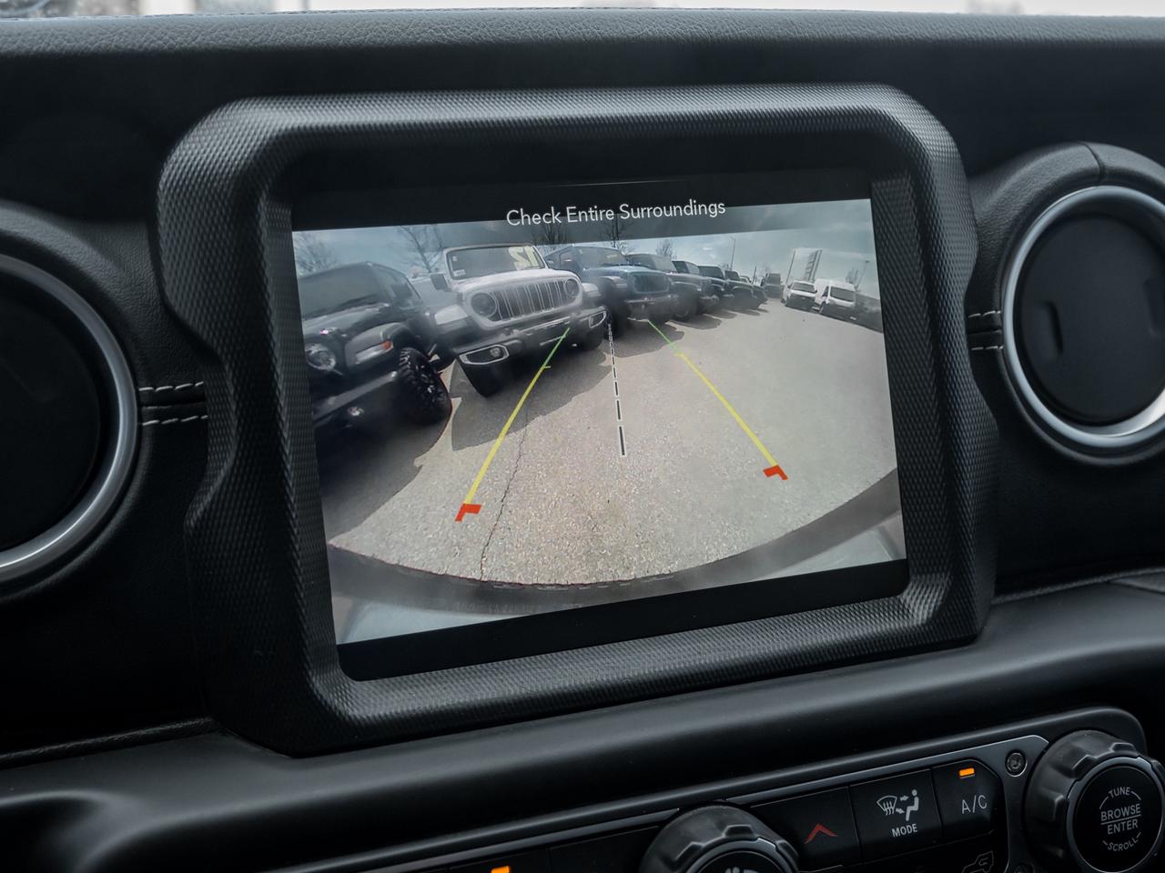 2023 Jeep Wrangler Sahara 4xe 4 door 4x4  NAVI  LOW KMS Photo