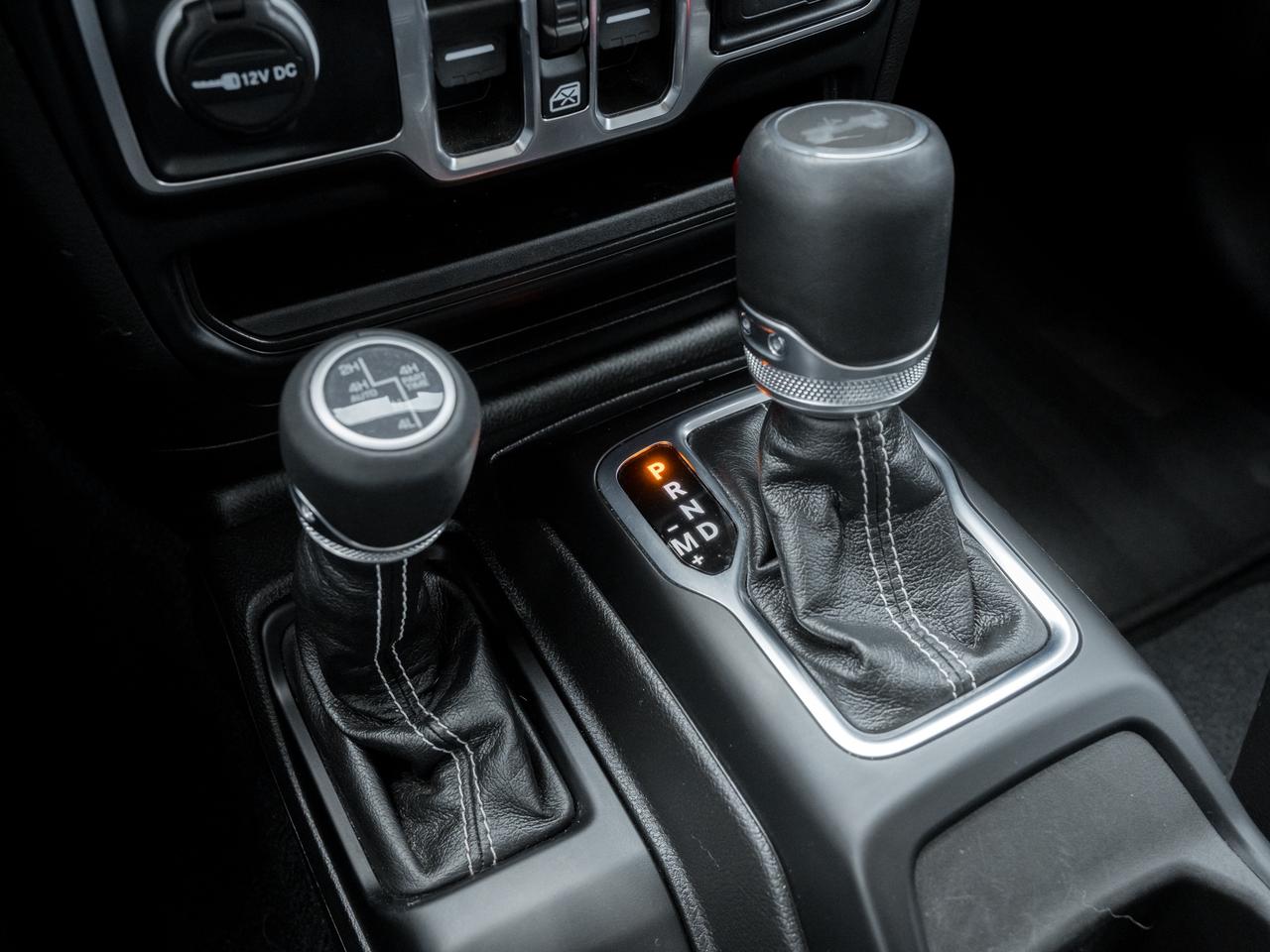 2023 Jeep Wrangler Sahara 4xe 4 door 4x4  NAVI  LOW KMS Photo