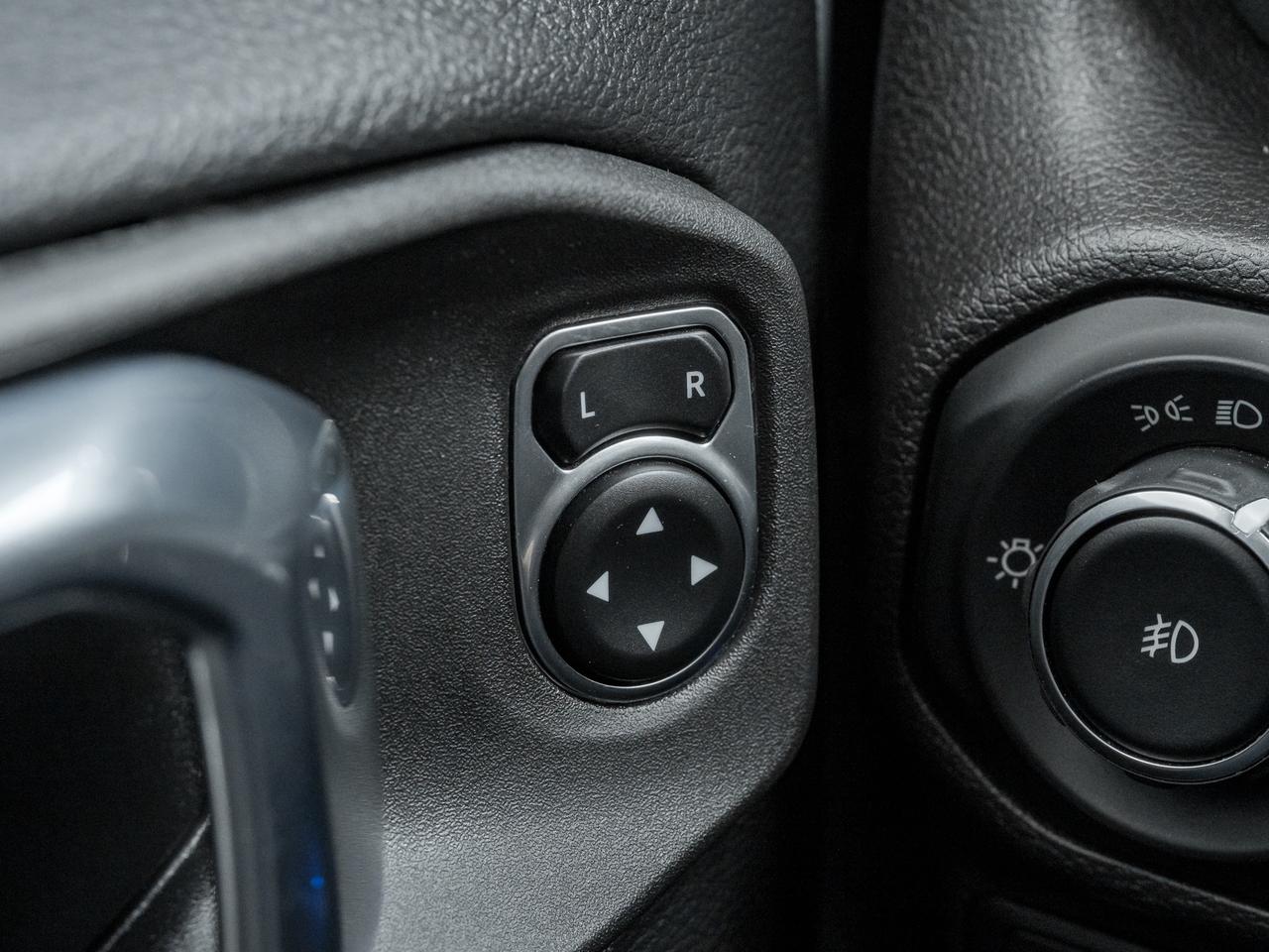 2023 Jeep Wrangler Sahara 4xe 4 door 4x4  NAVI  LOW KMS Photo