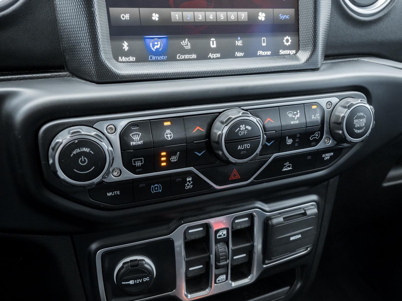 2023 Jeep Wrangler Sahara 4xe 4 door 4x4  NAVI  LOW KMS Photo