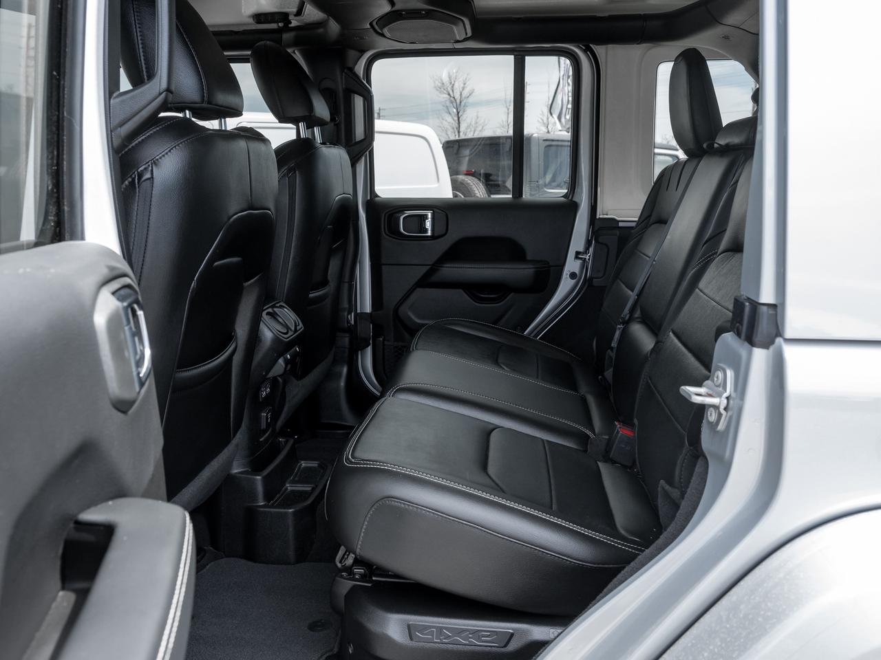 2023 Jeep Wrangler Sahara 4xe 4 door 4x4  NAVI  LOW KMS Photo