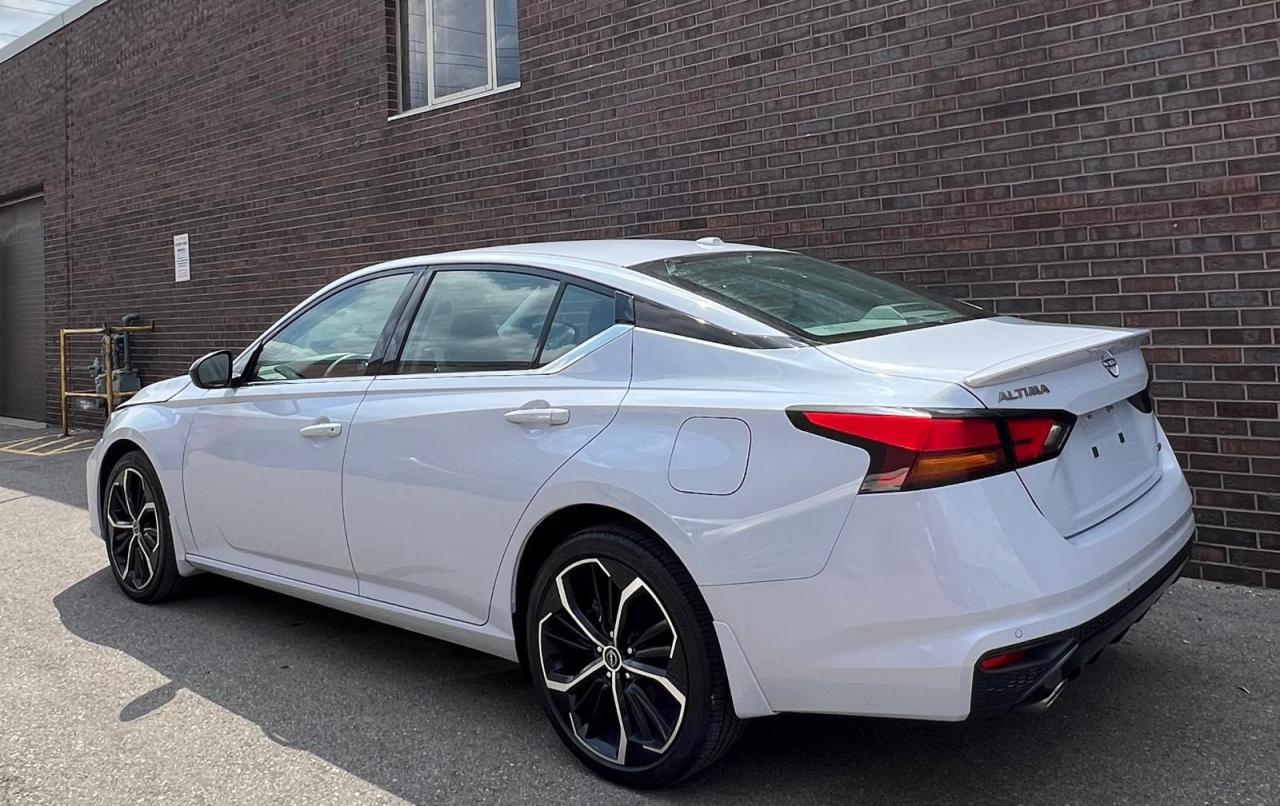 2023 Nissan Altima SR AWD, SUNROOF, LEATHER, HEATED SEATS Photo