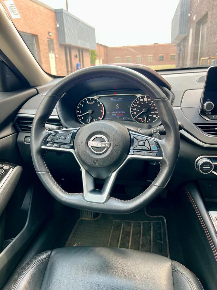 2023 Nissan Altima SR AWD, SUNROOF, LEATHER, HEATED SEATS Photo