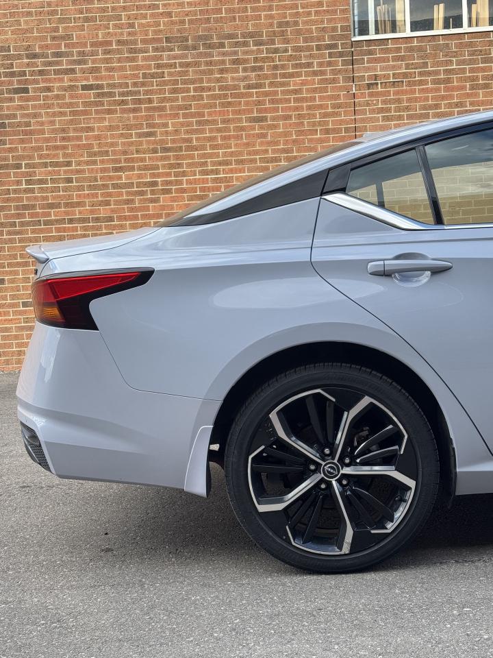 2023 Nissan Altima SR AWD, SUNROOF, LEATHER, HEATED SEATS Photo