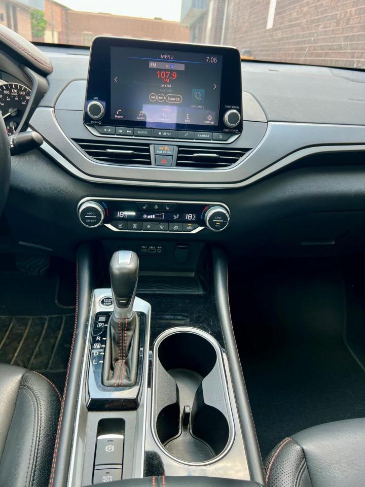 2023 Nissan Altima SR AWD, SUNROOF, LEATHER, HEATED SEATS Photo