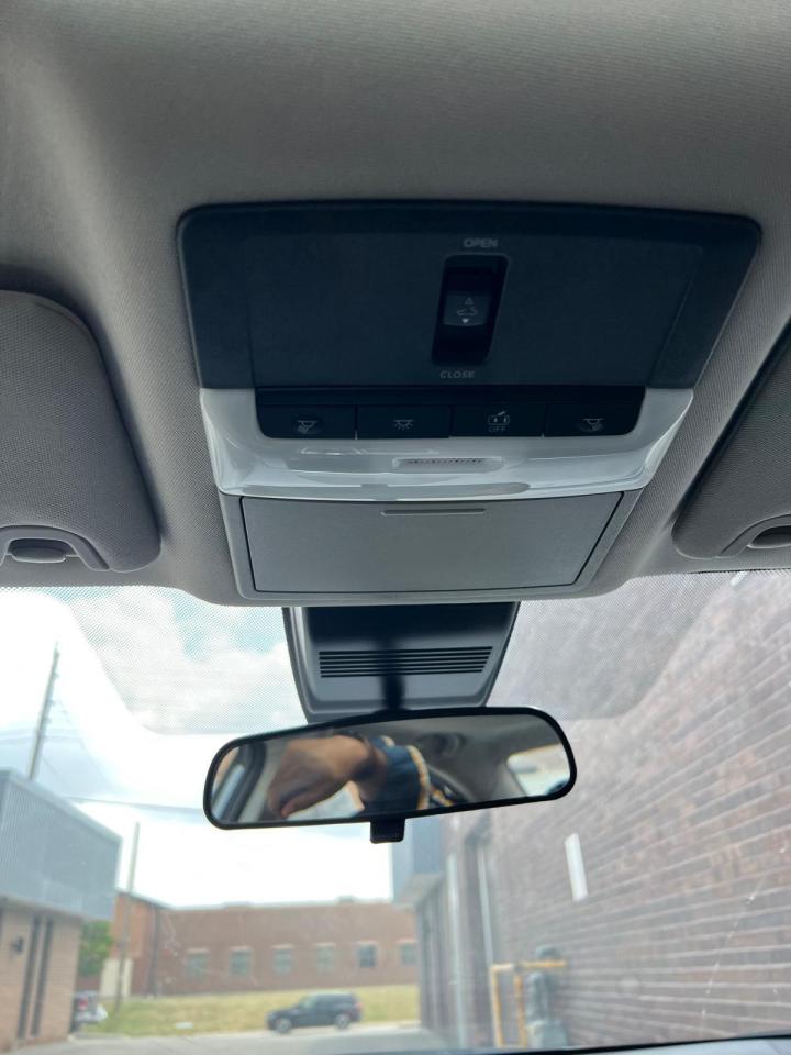 2023 Nissan Altima SR AWD, SUNROOF, LEATHER, HEATED SEATS Photo