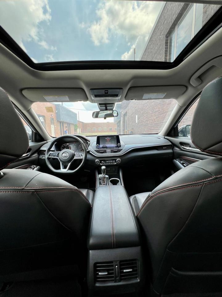 2023 Nissan Altima SR AWD, SUNROOF, LEATHER, HEATED SEATS Photo